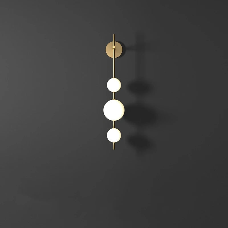 NordGlobe™ Wandleuchte Opalglas Vertikal Modern