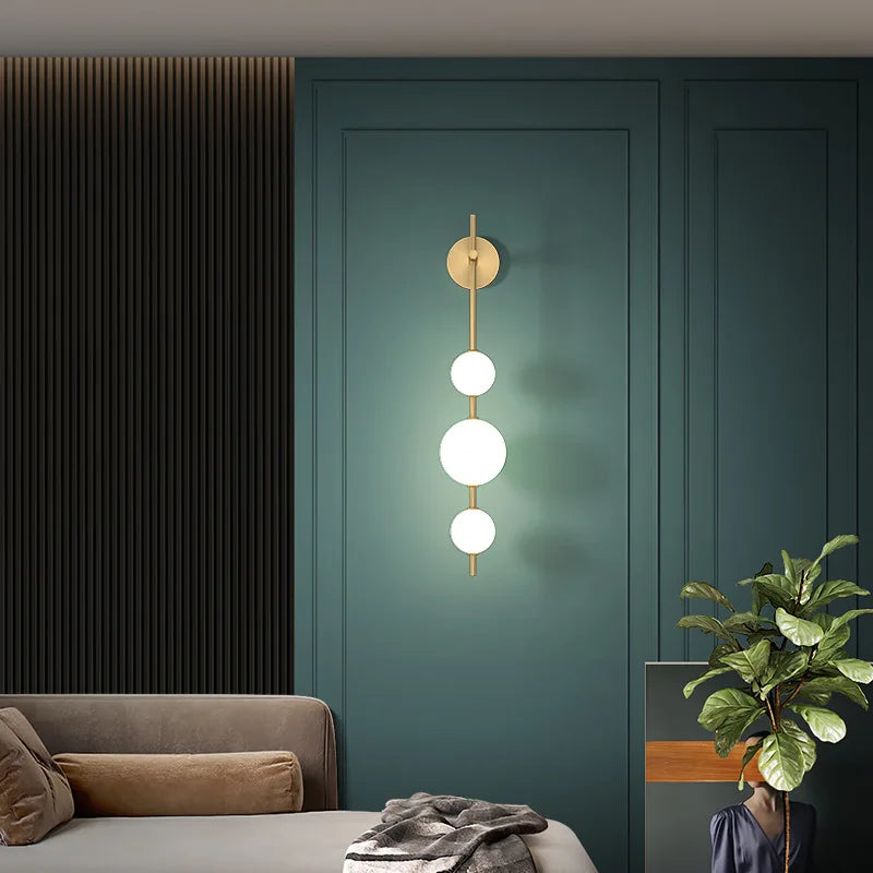 NordGlobe™ Wandleuchte Opalglas Vertikal Modern