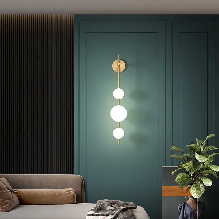 NordGlobe™ Wandleuchte Opalglas Vertikal Modern