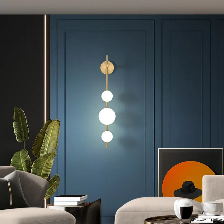 NordGlobe™ Wandleuchte Opalglas Vertikal Modern