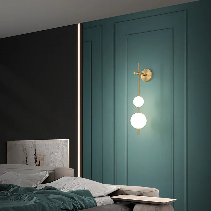 NordGlobe™ Wandleuchte Opalglas Vertikal Modern